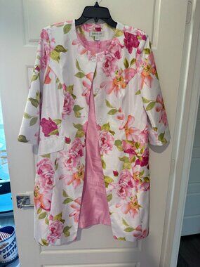 Danillo Floral Print suit Size 8